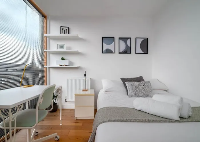 Guestready - Stylish Stay With Skyline Views