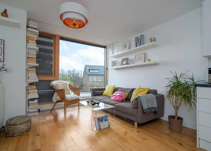 Guestready - Stylish Stay With Skyline Views