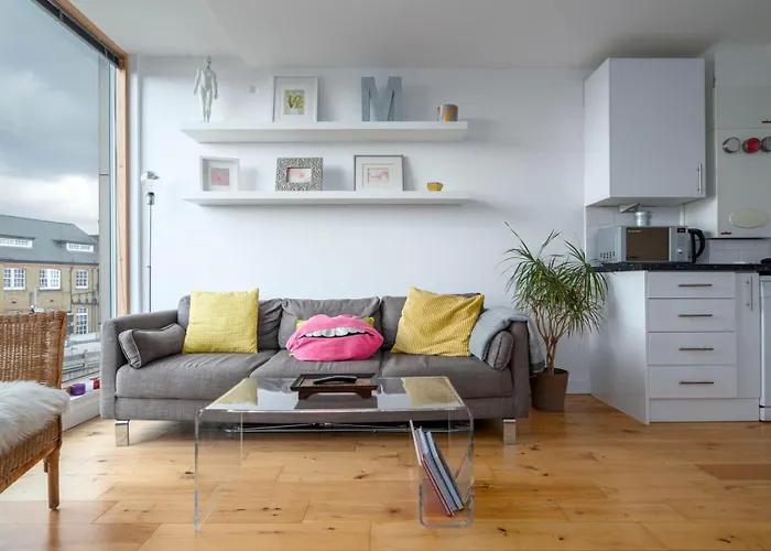 Guestready - Stylish Stay With Skyline Views
